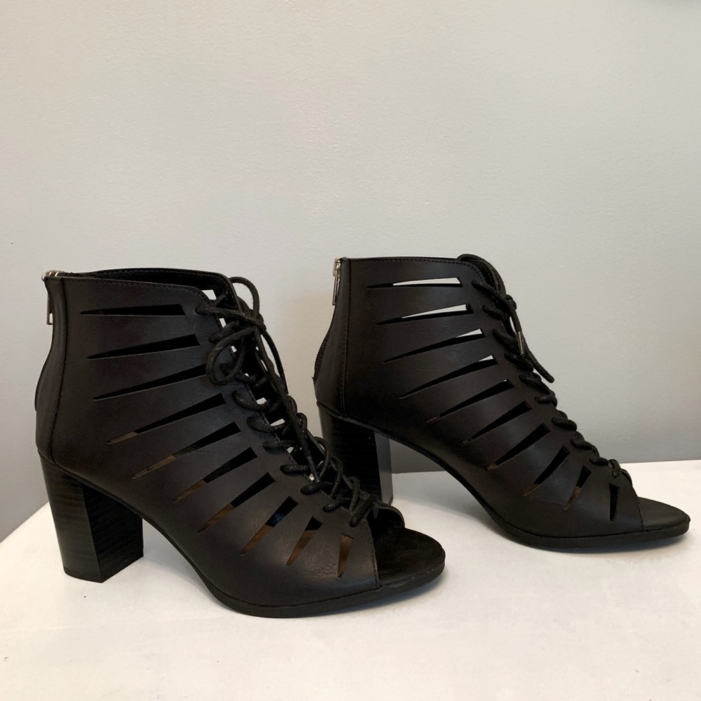 NWOT Call It Spring Heel Booties